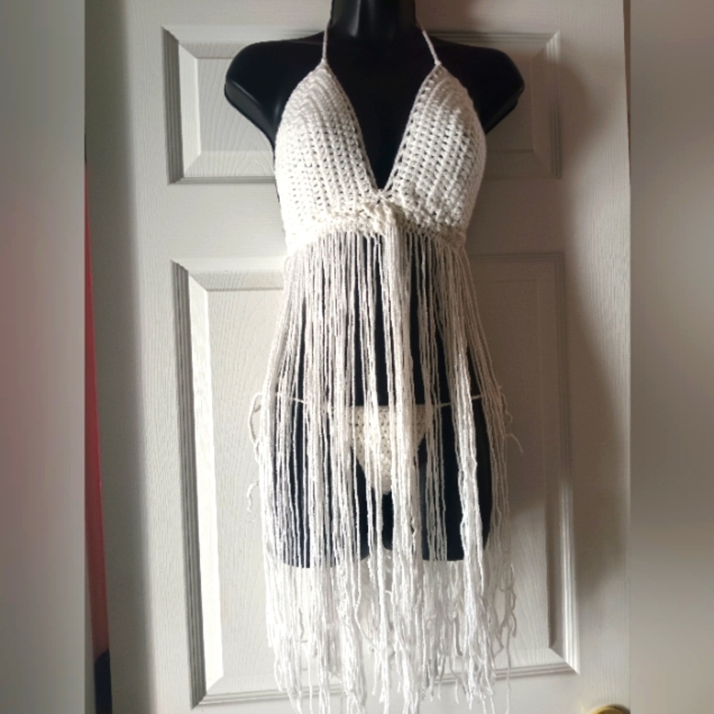 White shimmer 2pc crochet top & bottom.💥😶‍🌫️